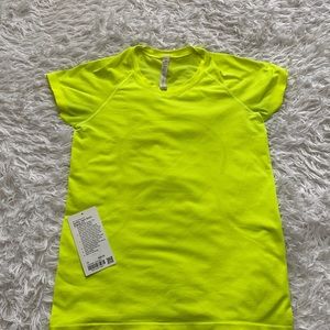 Lululemon Swiftly Tech short sleeve 2.0 sz 10 Highlight Yellow In new condition